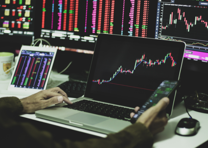 Technical analysis vs. Fundamental analysis